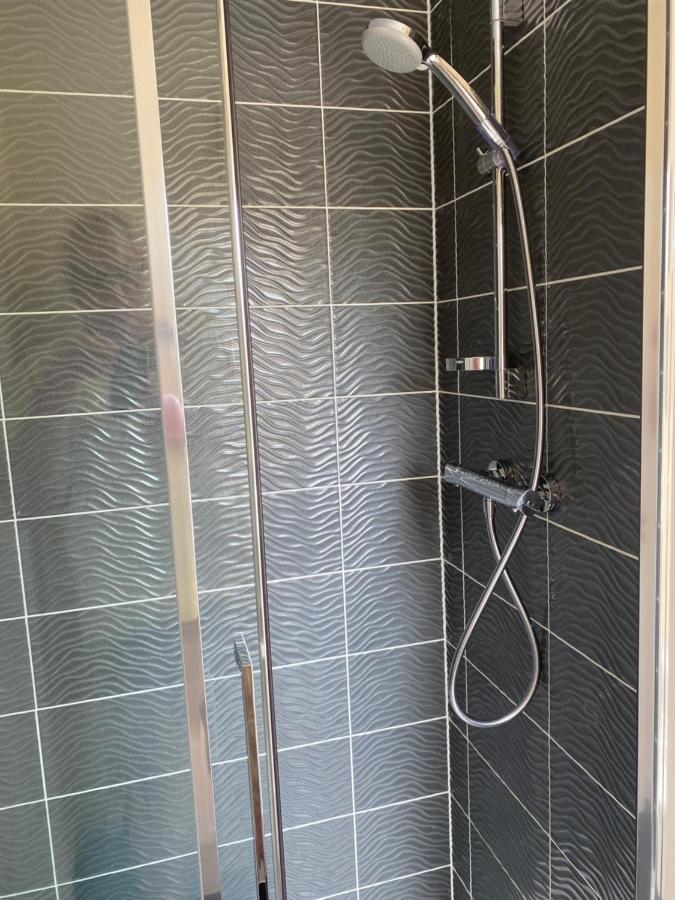 Wellington View One En Suite Shower And Super King Bed Bagian luar foto