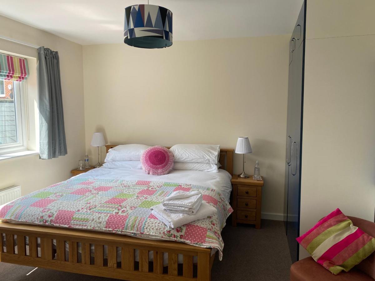 Wellington View One En Suite Shower And Super King Bed Bagian luar foto